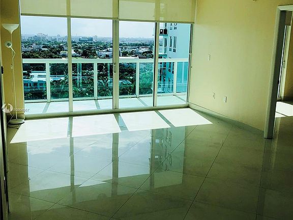 4th image of 1800 N Bayshore Dr APT 3710