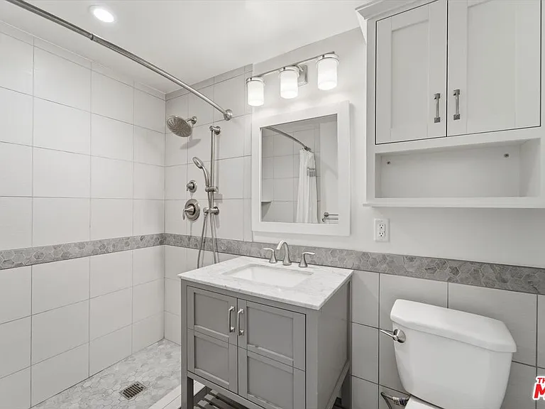 969 Hilgard Ave #1106 — Photo 14