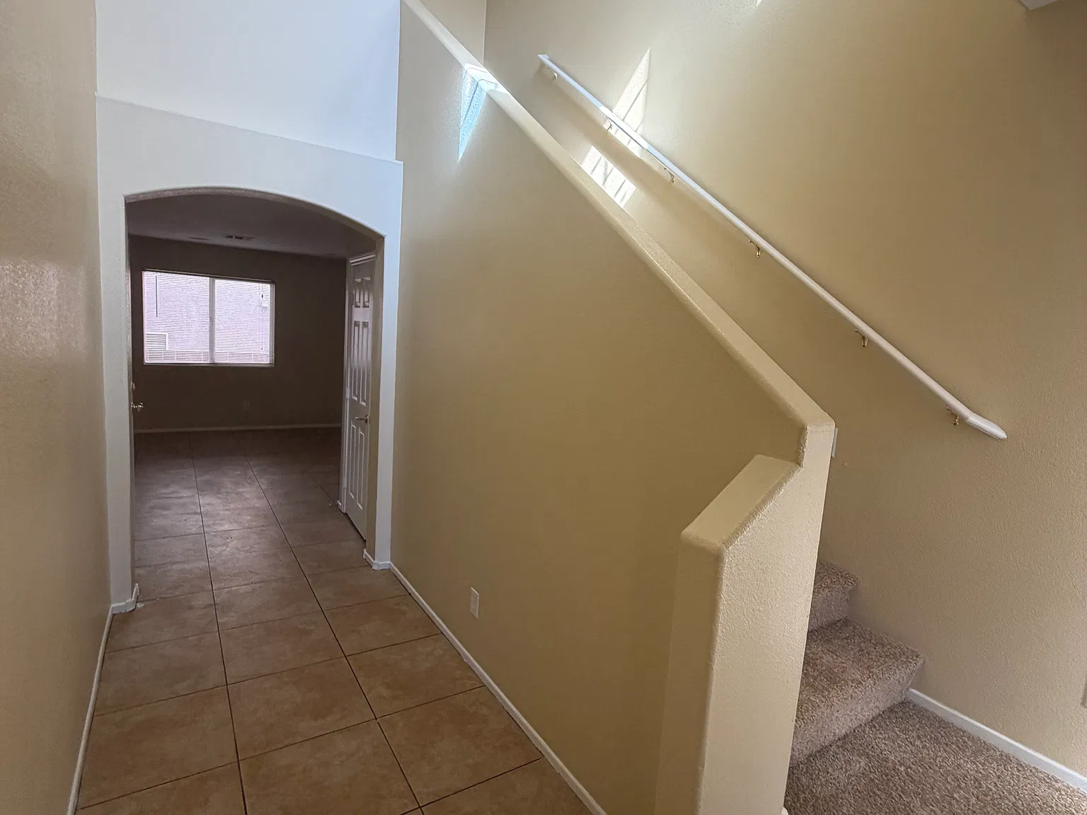 3 bed, 2.5 bath, 1421 sqft, $1,900 — Photo 2