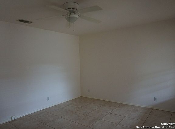 3rd image of 107 Gladiola Ln