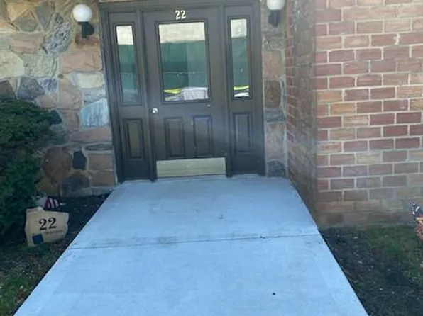 22 Bay Ter APT 1F, Staten Island, NY 10306