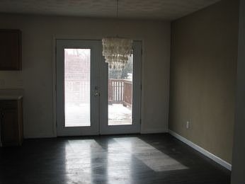 2nd image of 4019 Linden Rd