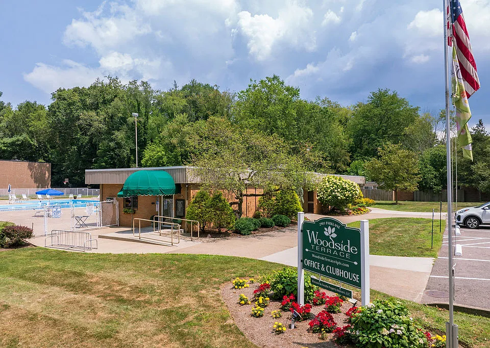Woodside Terrace Apartments