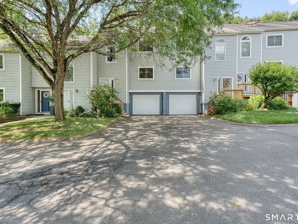 1st image of 19 Sunridge Lane #19