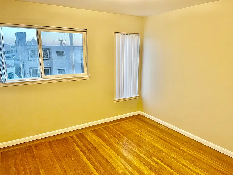 3350 Judah St #3 — Photo 3