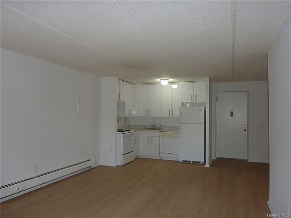 4th image of 35 Park Ave APT 1J