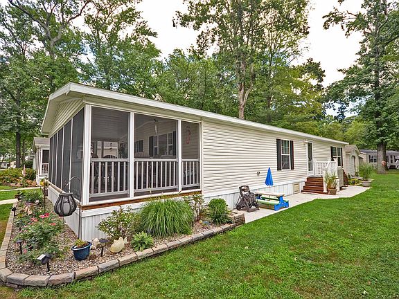 3rd image of 37624 Shady Cir