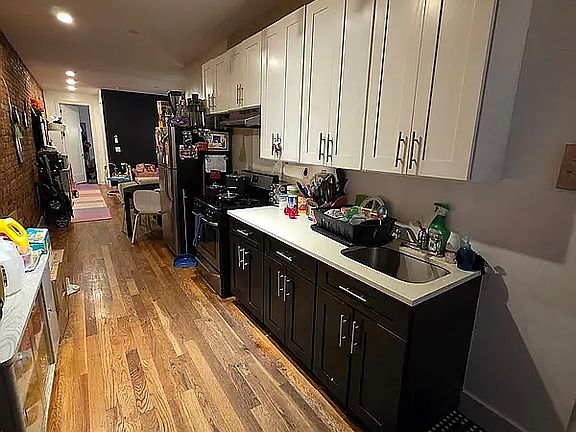 4th image of 1821 Bleecker St #1LL