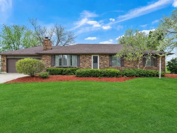 301 Lilas Ct, New Lenox, IL 60451