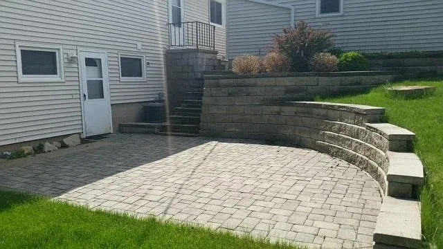 4 bed, 2000 sqft, $1,900 — Photo 2