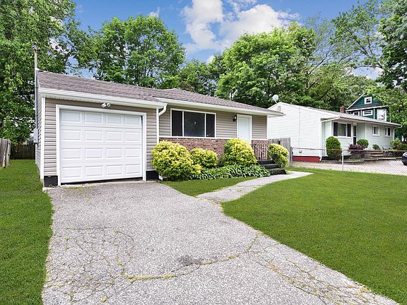 3rd image of 55 Woods Ave