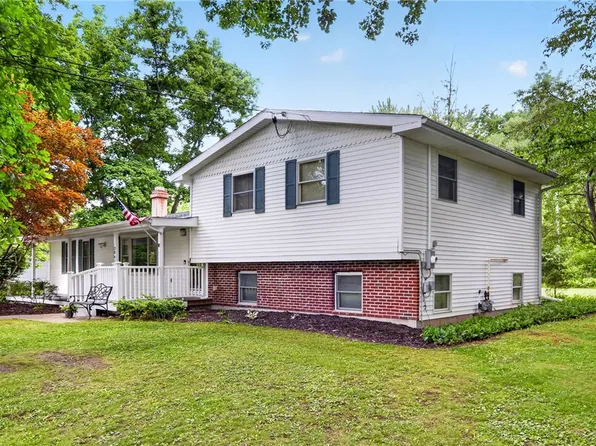 3061 N Triphammer Rd, Lansing, NY 14882