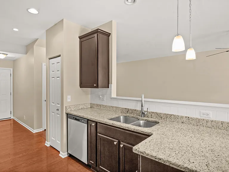 6N335 Whitmore Cir #D — Photo 9