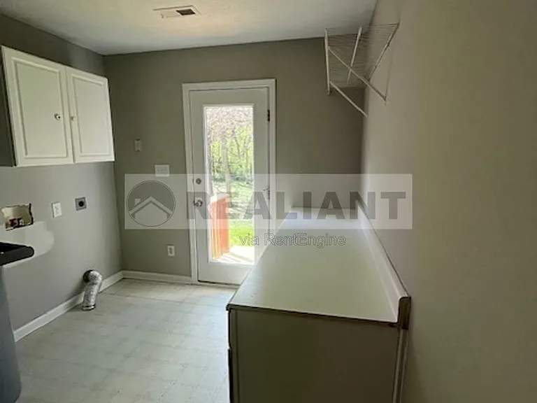 2108 Heath Land Pl — Photo 10