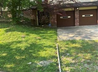 20930 Halworth Rd, Shaker Heights, OH 44122