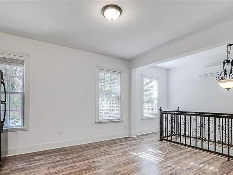 508 E Liberty St — Photo 4
