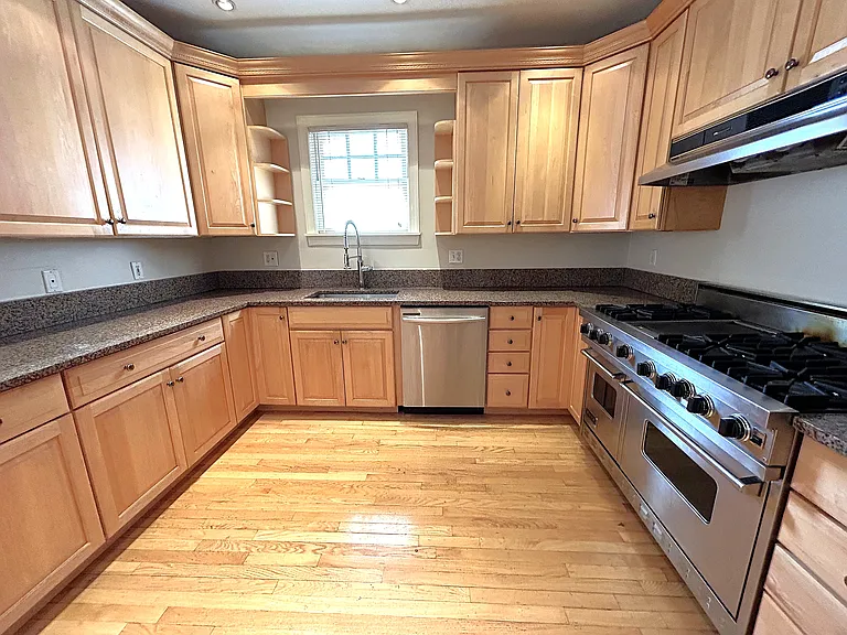 709 Copeland St — Photo 21