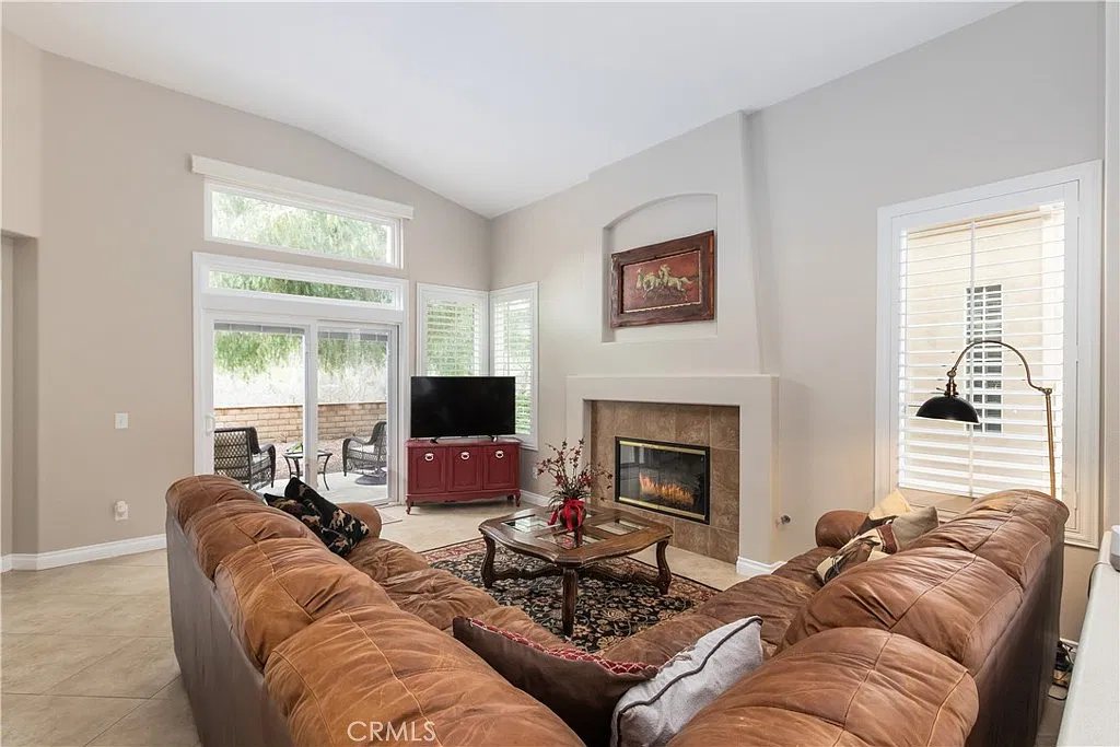 2 bed, 1350 sqft, $3,395 — Photo 4