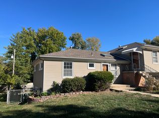 8602 W 78th Ter, Overland Park, KS 66204