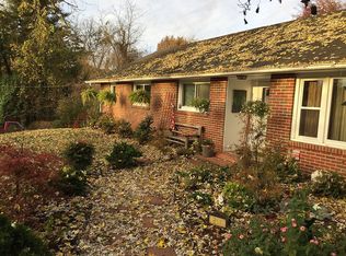 211 Merriman Rd, Hendersonville, NC 28791