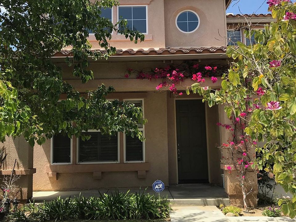 1st image of 10587 Petunia St