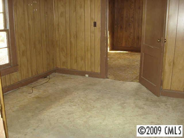 2nd image of 634 Smith St