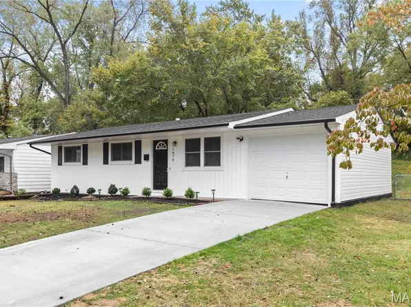 1670 Mowbry Ln, Saint Louis, MO 63136