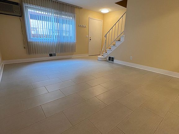 2nd image of 3121 Fremont Ave S #2