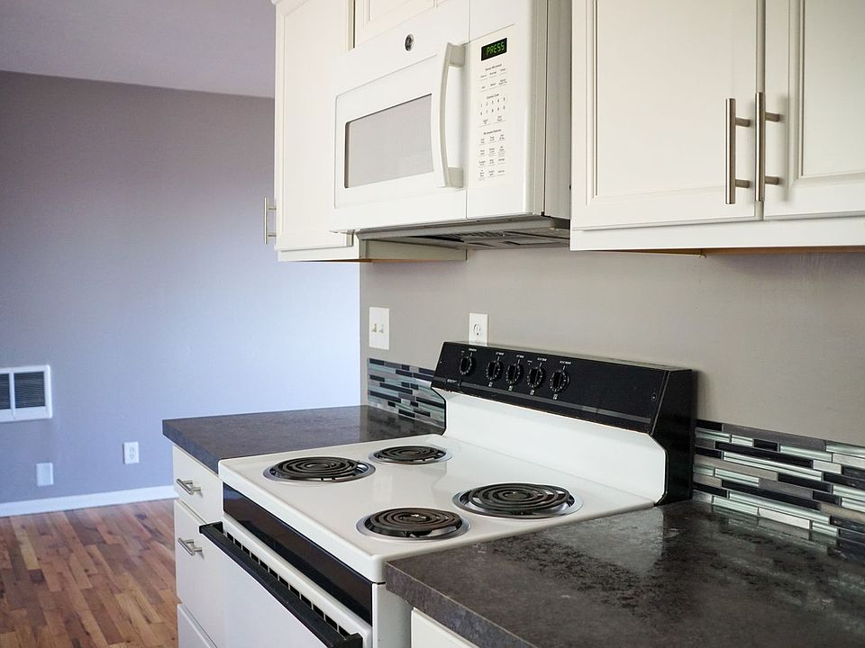 1st image of 5025 S Corbett Ave #15