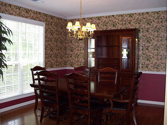Formal Dining