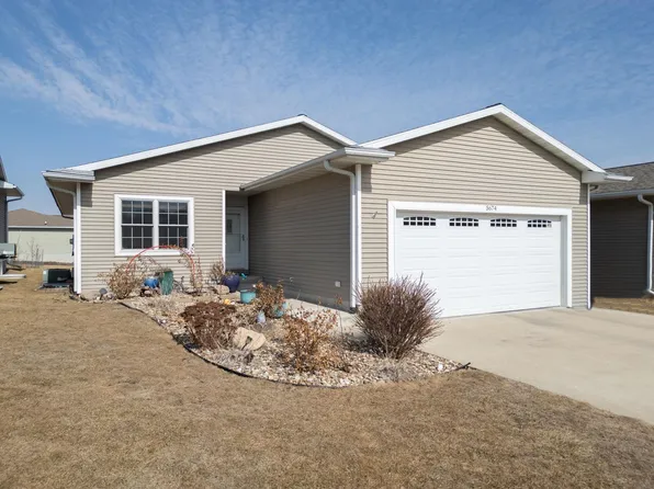 5674 Summerland Dr, Waterloo, IA 50701
