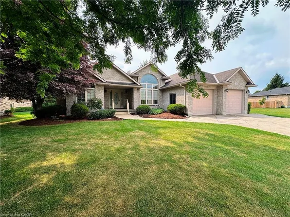 380 Bell St, Minto, ON N0G 2P0