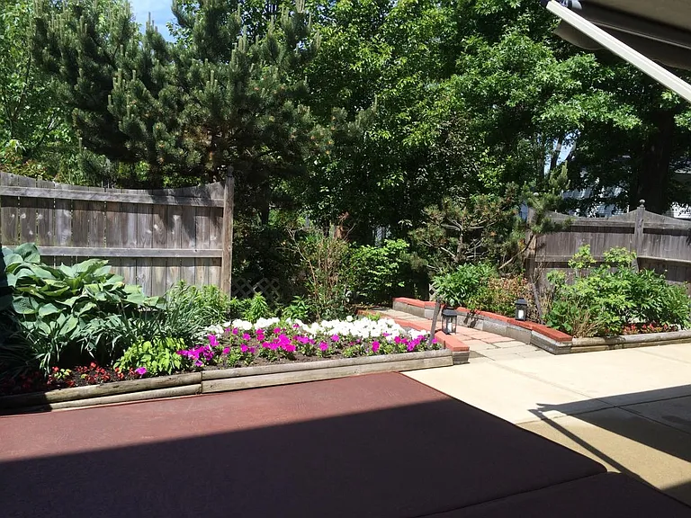 Beautiful Fully Private Back Patio Gardens