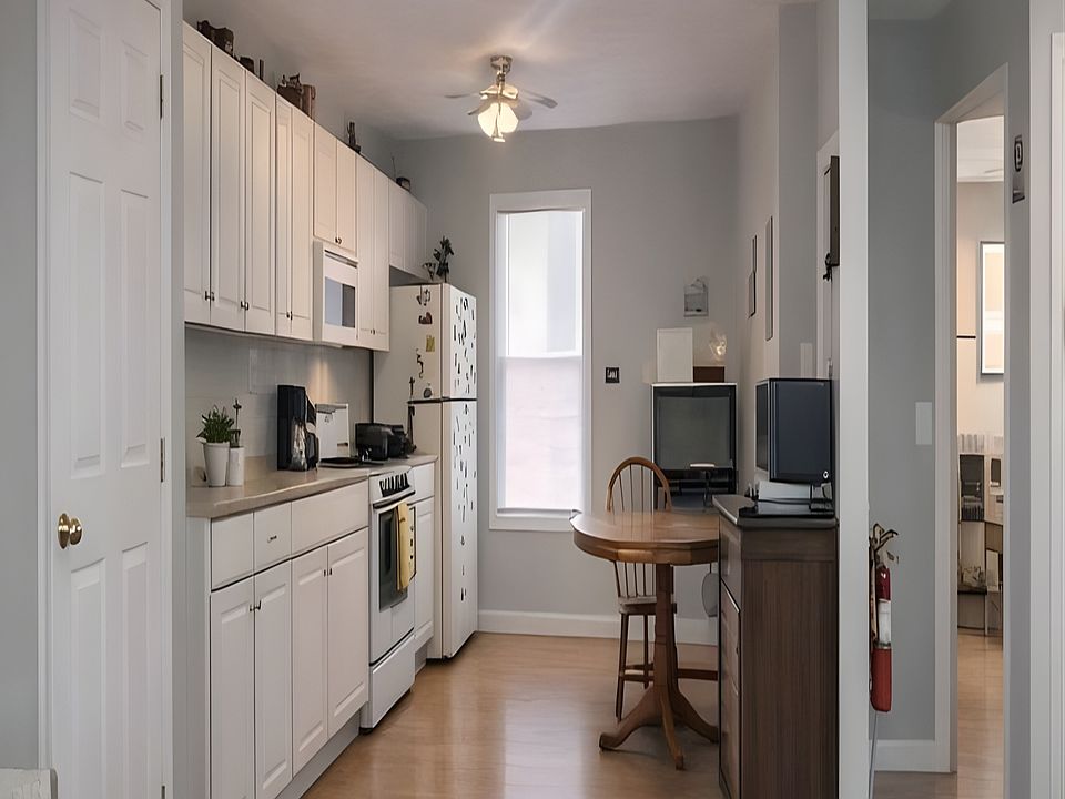 2nd image of 33 Ellison St APT 1
