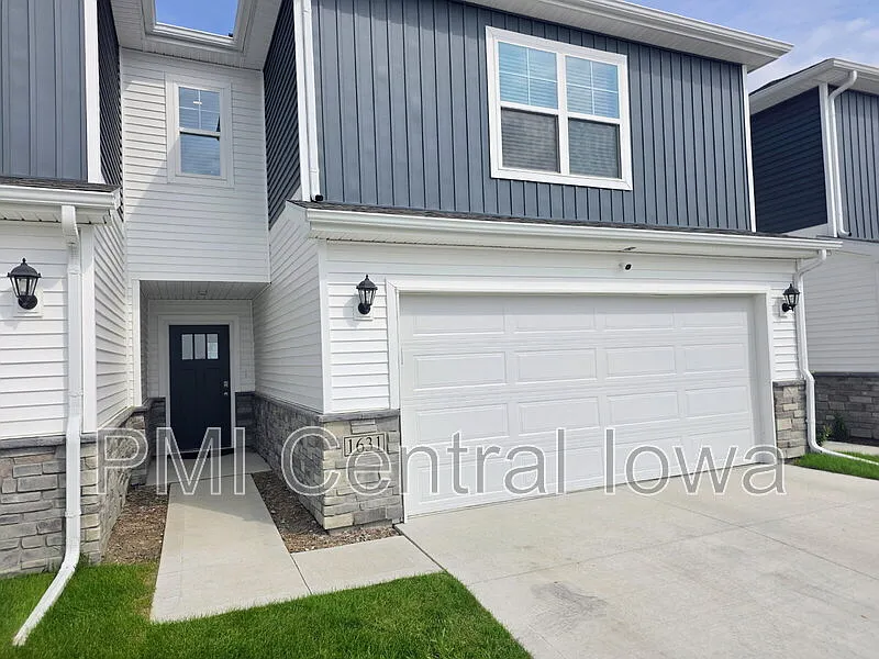 3 bed, 2.5 bath, 1562 sqft, $1,850 — Photo 2