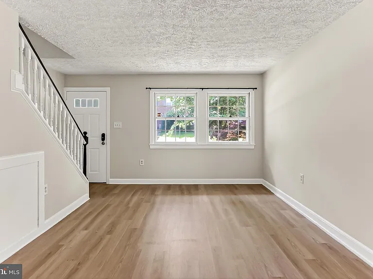 104 W Annandale Rd #318 — Photo 5