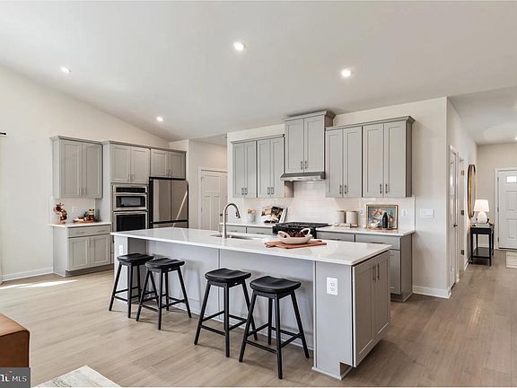 4th image of 4 Bowens Run Rd