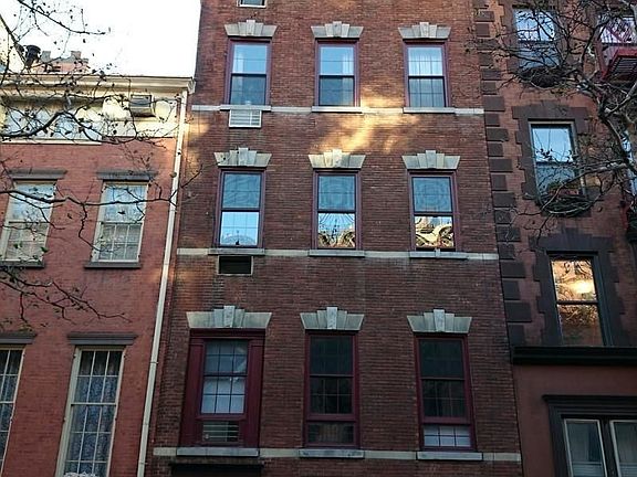 3rd image of 452 W 22nd St APT 4C
