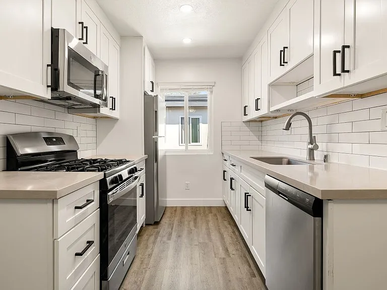 Kling Trio Apartments — Photo 3