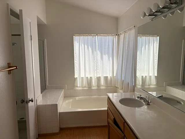 12830 Tiverton Ct — Photo 12