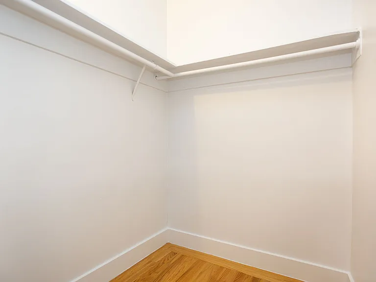 516 Ellis — Photo 12
