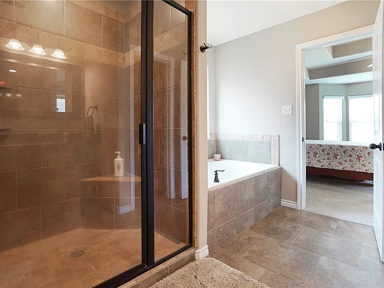 2524 Warkworth Ln — Photo 17