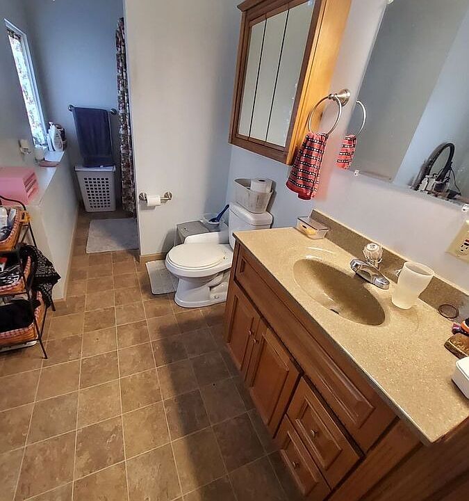 2nd image of 2136 Washington Ave APT 5