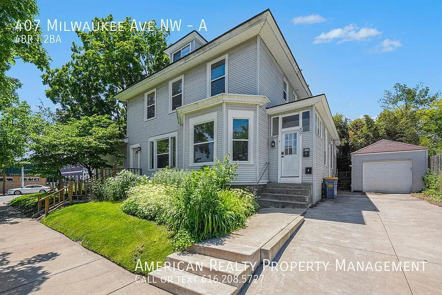 407 Milwaukee Ave NW — Photo 1
