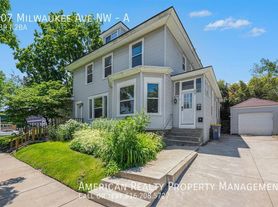 407 Milwaukee Ave NW