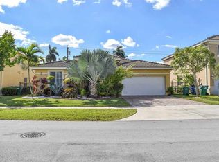 1419 NW 204th St, Miami, FL 33169