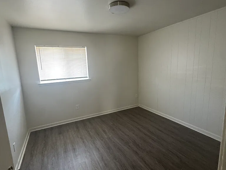 1882 Jefferson Ave #6 — Photo 8