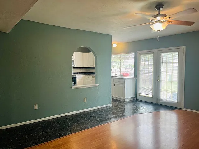 3 bed, 1359 sqft, $1,895 — Photo 3