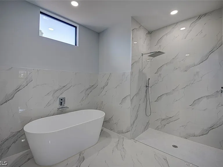 872 Spaulding St E — Photo 19