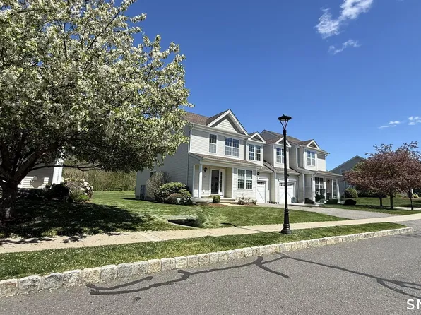 196 Sycamore Drive #196, Prospect, CT 06712